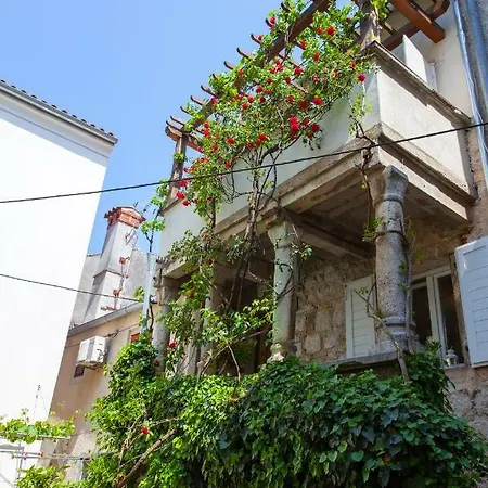 Barbarossa House With Parking Apartment Cres Exterior foto