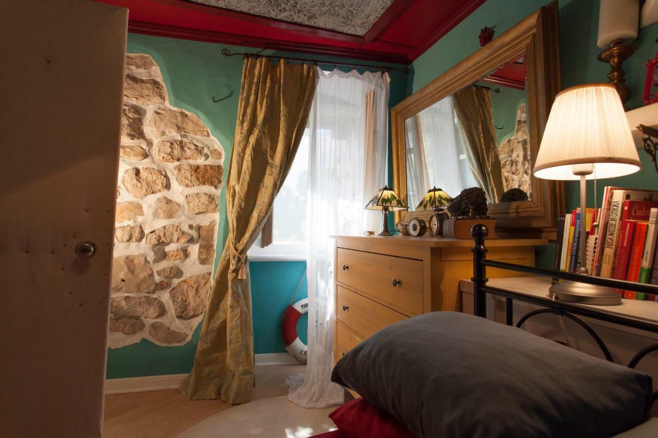 Barbarossa House With Parking Apartament Cres